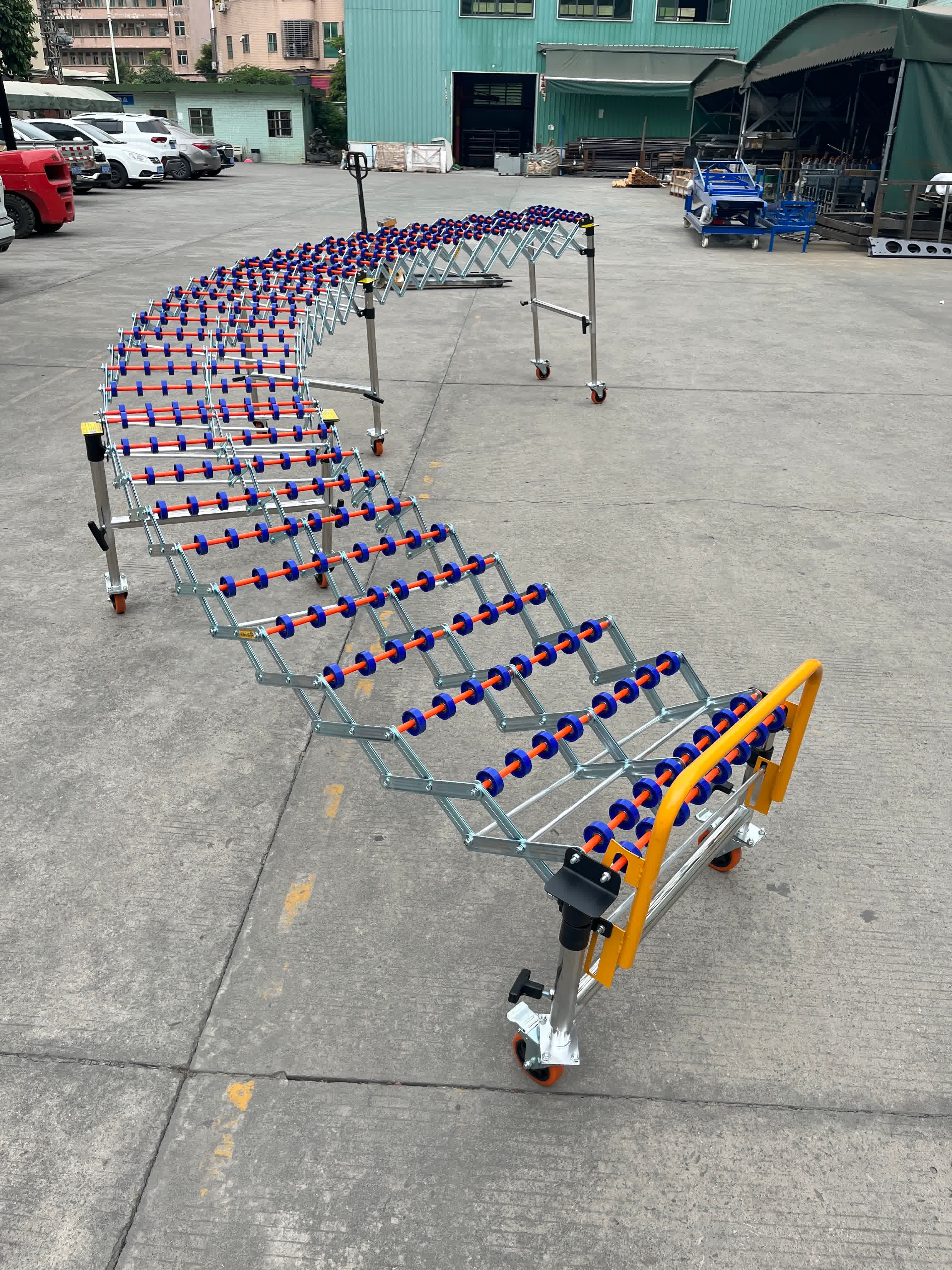 滑轮输送机在卸货作业中的结构与应用优势