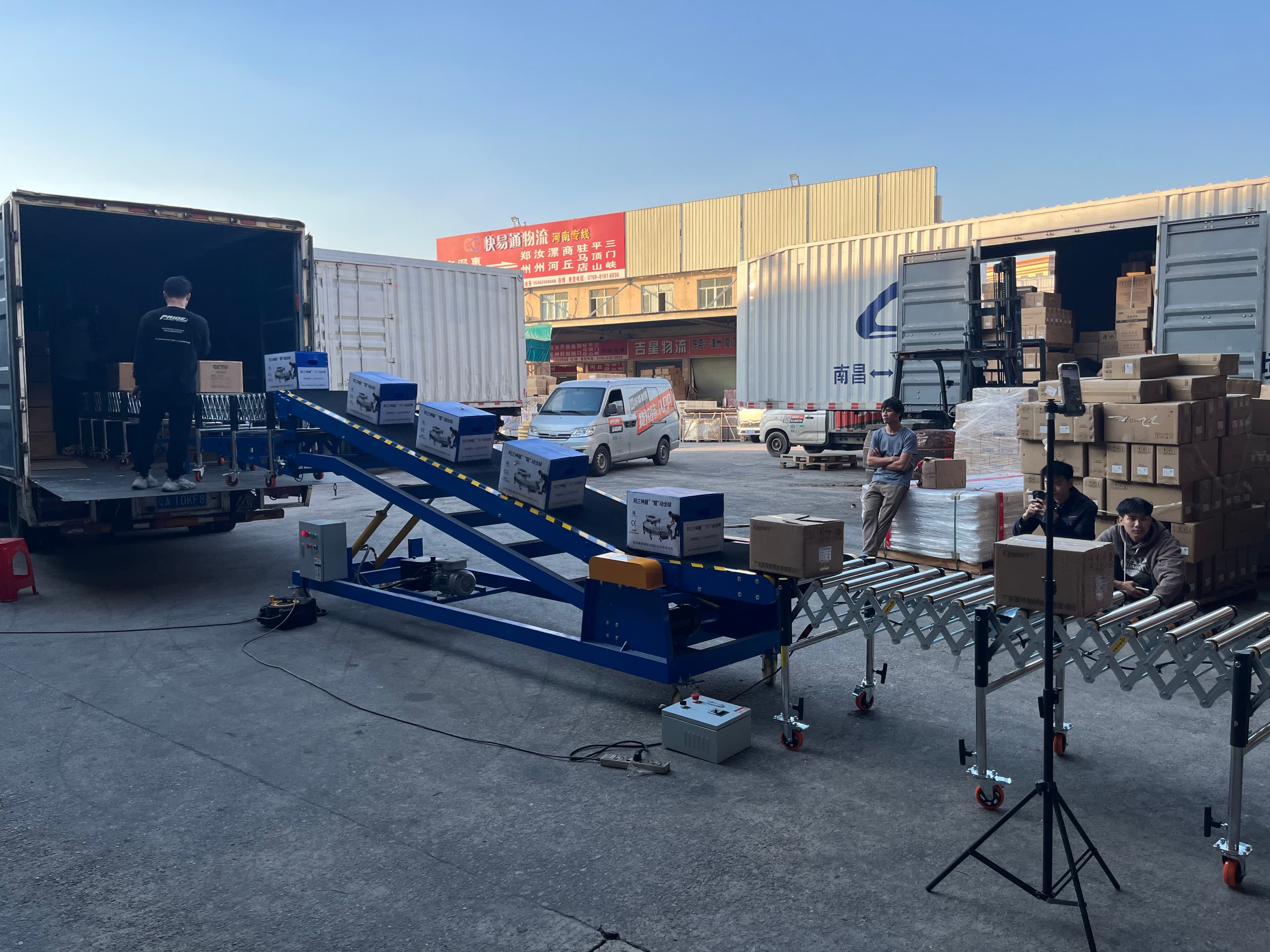 多楔带动力滚筒输送机与中型爬坡机大倾角装卸应用分析